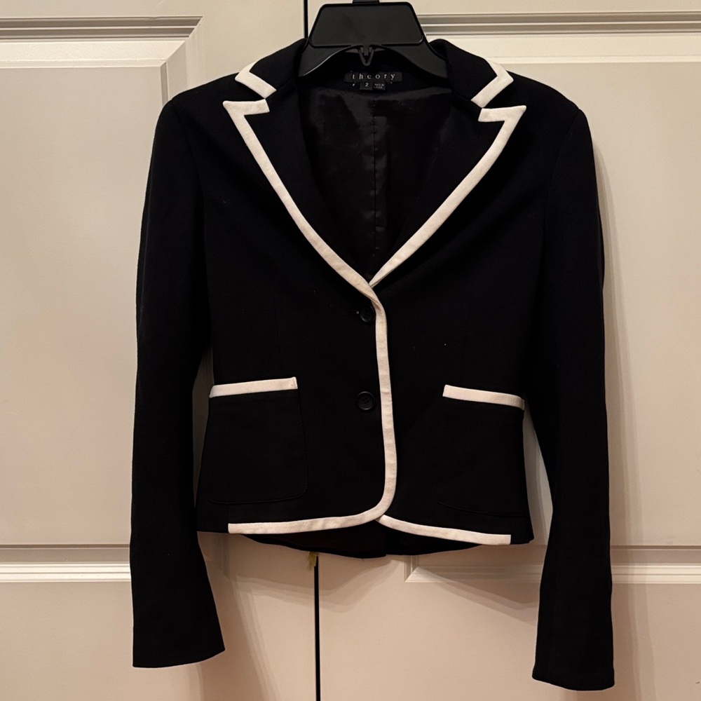 Theory Women's Black Blazer with White Trim - Picture 2 of 6